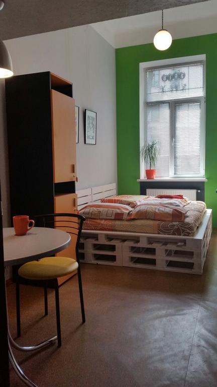 The Georgehouse Hostel Leopoli Esterno foto
